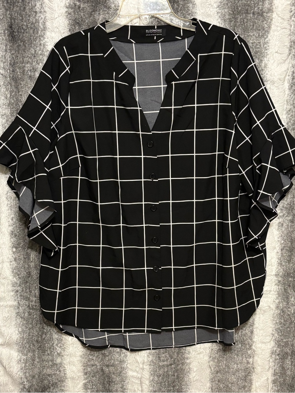 BloomChic Black White Windowpane Button-Front Blouse size 1X (14-16)